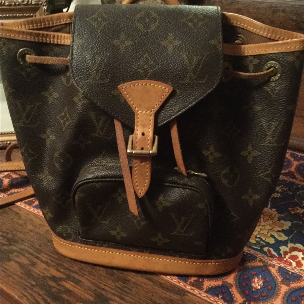 Louis Vuitton purse
